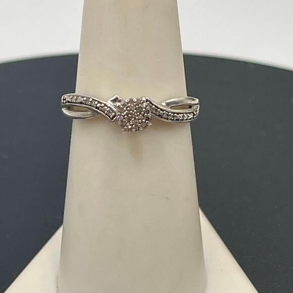 HK Designs Sterling Silver Diamond Cluster Promise Engagement Ring Sz 7.5 - Picture 2 of 10